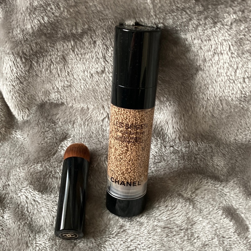 Chanel Les Beiges Water Fresh Complexion B20